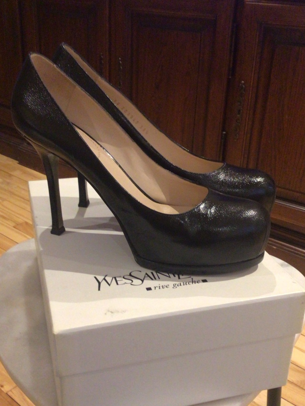 Yves Saint Laurent Black Leather Platform Pumps  Full set Size 39 1/2